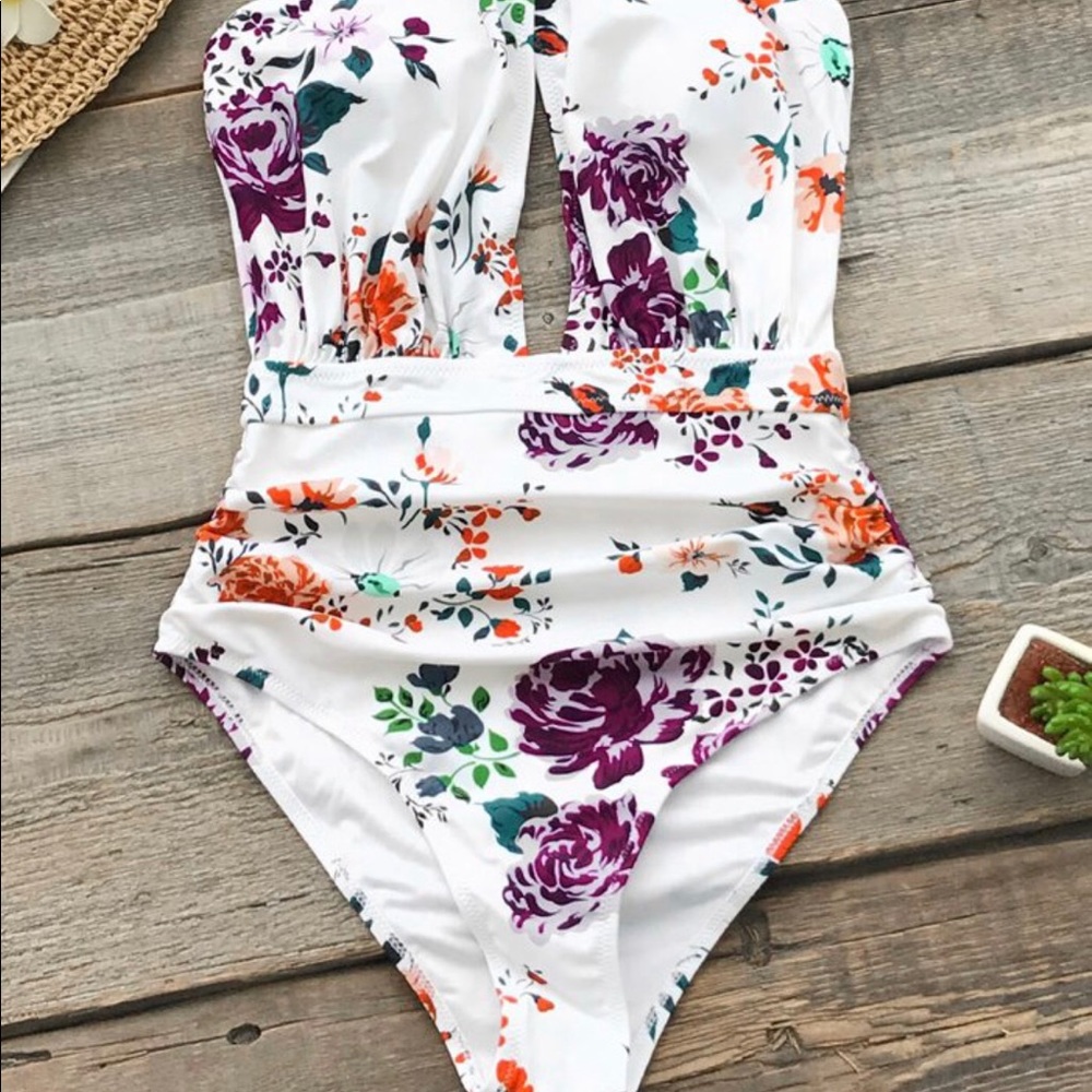 Cupshe swimsuit